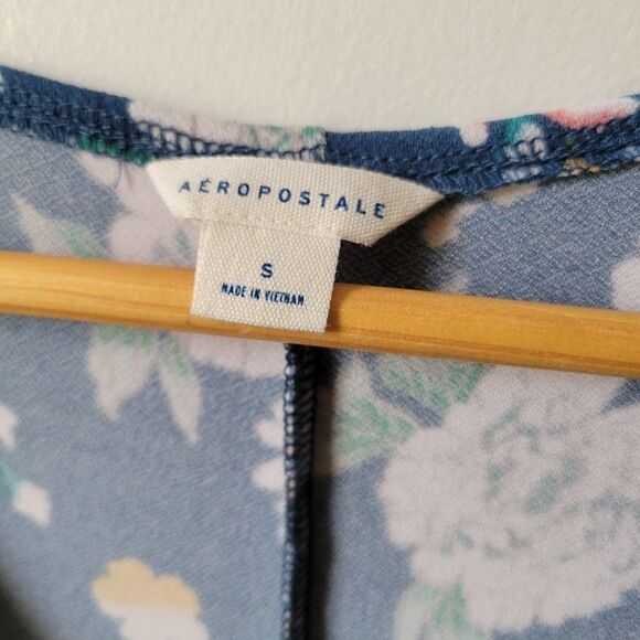 WORN ONCE AEROPOSTALE BLUE FLORAL WRAP STYLE DRESS SZ SMALL - Picture 15 of 16
